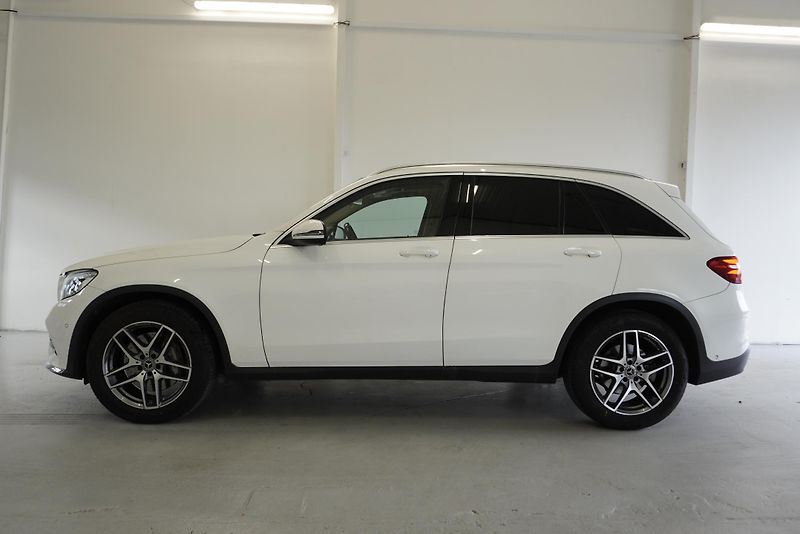 Mercedes-Benz GLC (2018) GLC300 2,0I 4MATIC AMG PACKET - fotka 8 z 27