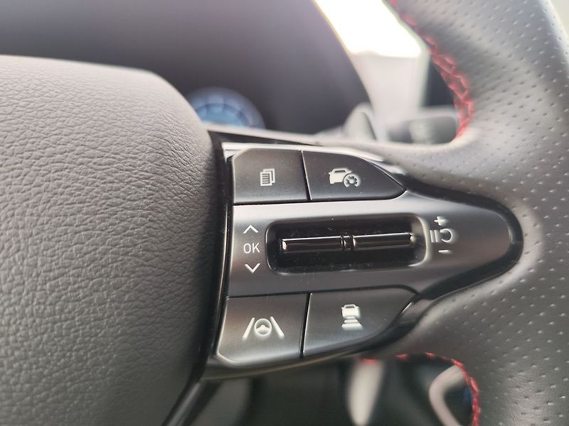 Hyundai i30 1.5 T-GDi/103 N-Line DCT MHEV - fotka 26 z 32