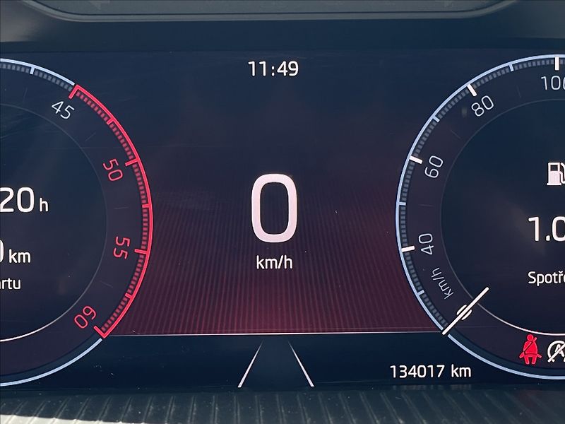 Škoda Octavia 2,0 TDI Combi Ambition Plus - fotka 10 z 24