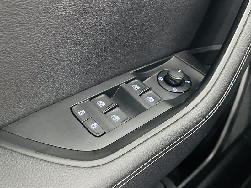 Škoda Superb 2,0 TDI 110kW DSG Style - fotka 19 z 25