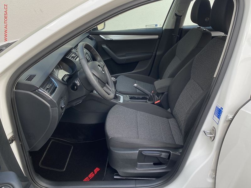 Škoda Octavia (2016) 1.6 TDi, ČR, AC, temp, STK6 - fotka 9 z 17