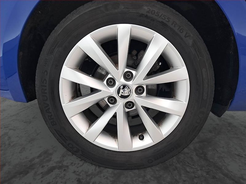 Škoda Octavia (2018) 1.0 TSI, Tempomat - fotka 15 z 19
