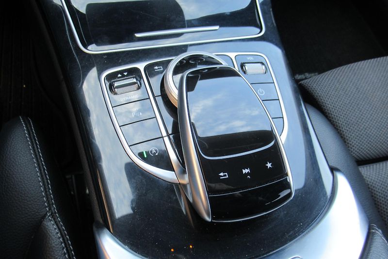 Mercedes-Benz Třídy C 220 CDi AUTOMAT TAŽNÉ  - fotka 20 z 24