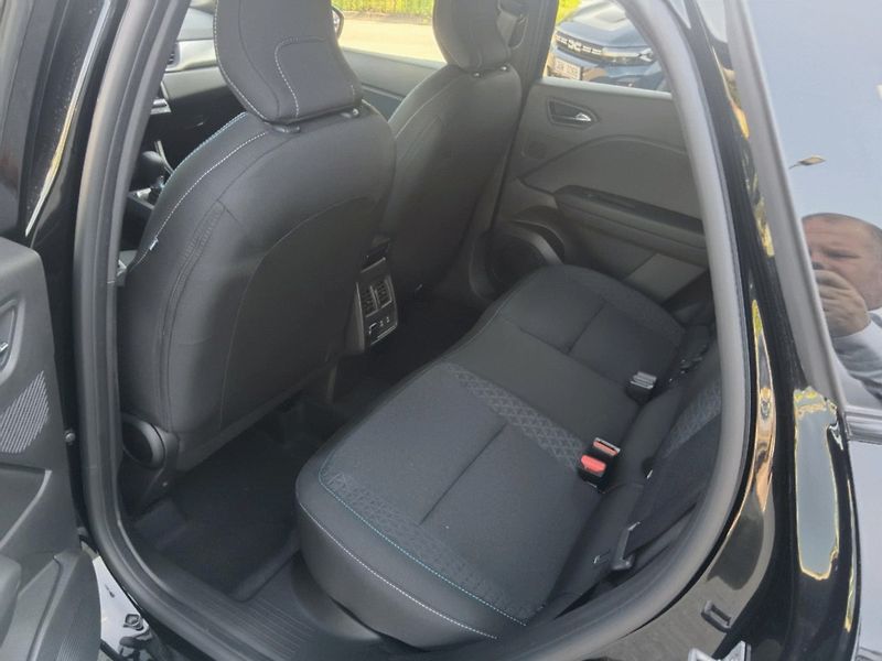 Renault Symbioz (2025) evolution E-Tech full hybrid 1 - fotka 13 z 14