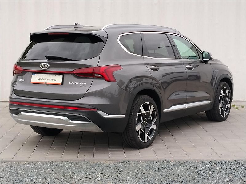 Hyundai Santa Fe 2,2   STYLE  142kW  4WD HeadUp - fotka 28 z 36