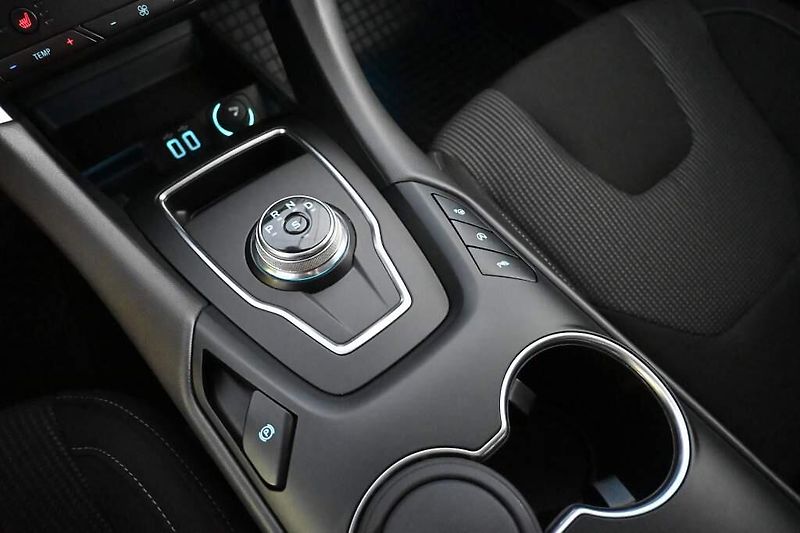 Ford Mondeo (2022) 2.0 LED ACC SONY 8AT Tažné ECO - fotka 19 z 36
