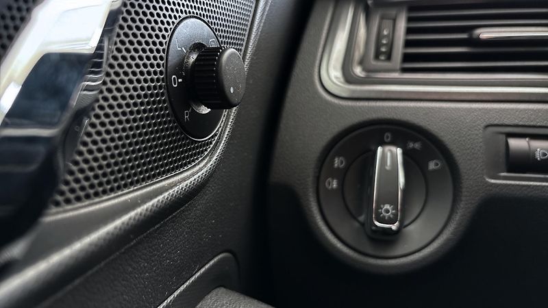 Škoda Rapid (2014) 1.2  TSI + REZERVA + ZIM. PNEU - fotka 14 z 23