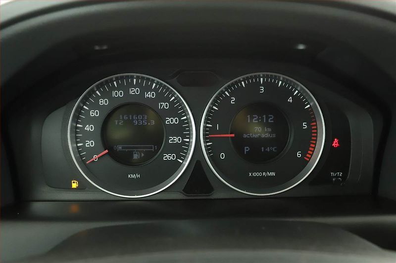 Volvo XC60 (2013) D4, Automat, Navi, Tempomat - fotka 8 z 16