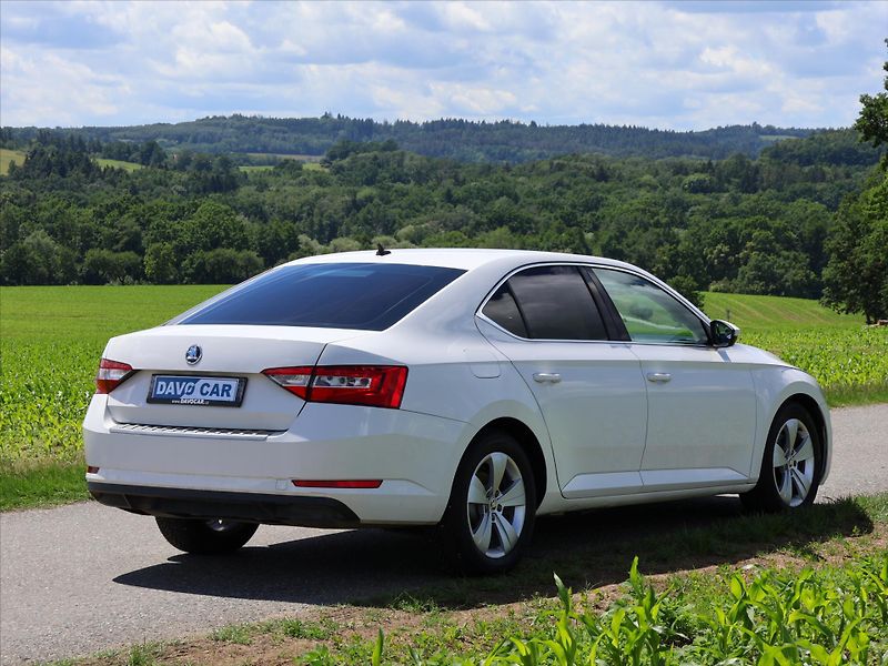 Škoda Superb 2,0 TDI 110kW DSG Xenon CZ - fotka 4 z 28