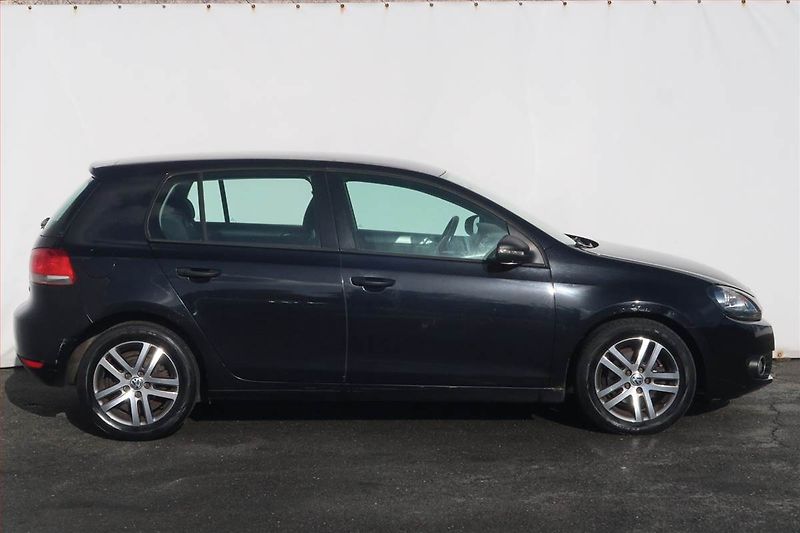 Volkswagen Golf (2009) 2.0 TDI, Serv.kniha, po STK - fotka 6 z 16