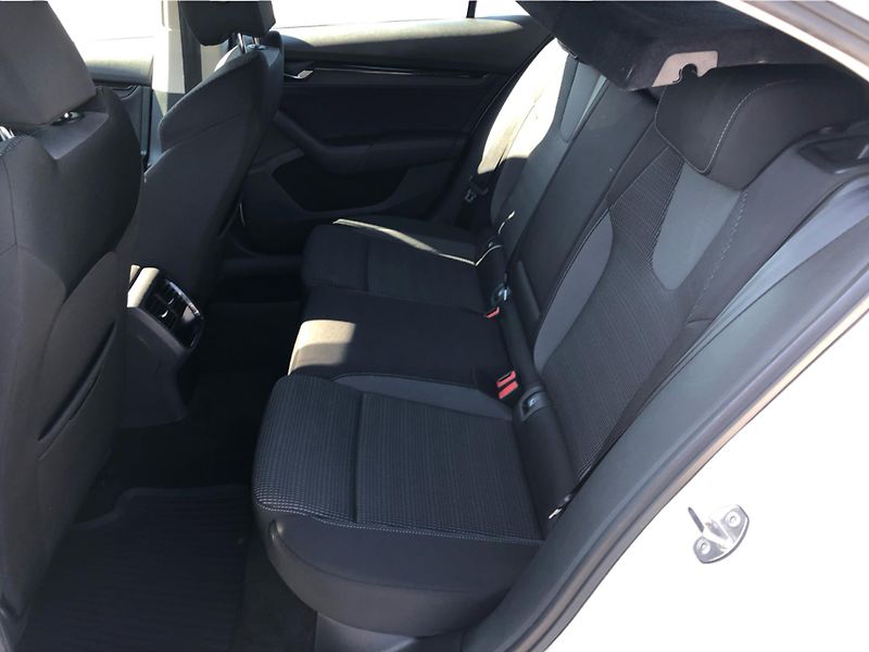 Škoda Octavia 2.0 TDI Ambition - fotka 12 z 28