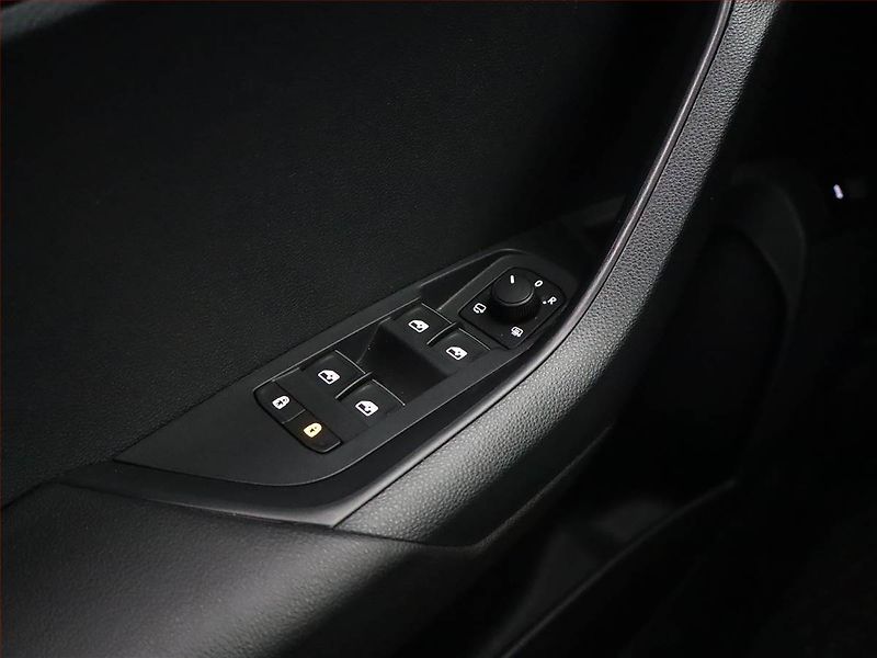 Škoda Karoq (2019) Style 2.0 TDI, Kůže, Tempomat - fotka 18 z 19