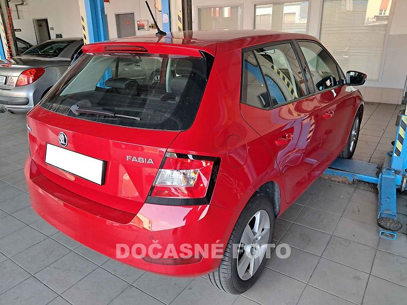 Škoda Fabia (2019) 1.0 TSI, ČR, servis.kniha, AC - fotka 2 z 3