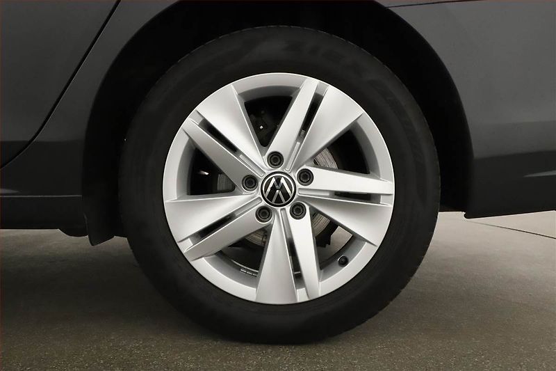 Volkswagen Golf (2022) Life 2.0 TDI, Automat - fotka 12 z 20