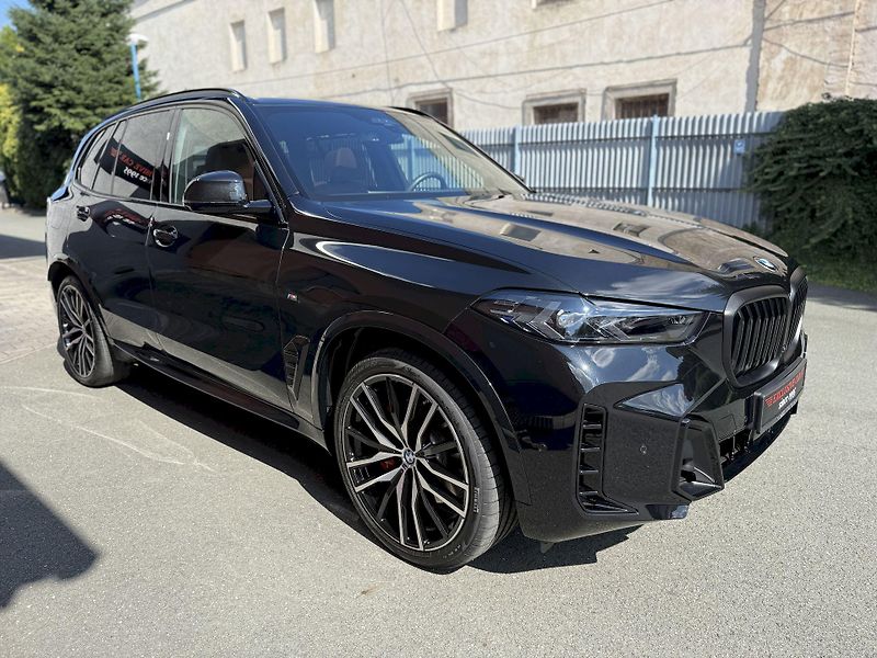 BMW X5 xDrive40d M-PRO Individual AIR - fotka 8 z 53