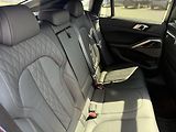 BMW X6 (2024) 30XD 210kW M-PAKET R22 BLACK!! - náhled 36