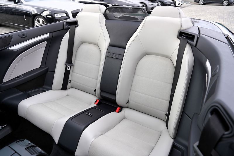 Mercedes-Benz Třídy E 200 CGI/cabrio/Avangarde/kůže - fotka 33 z 44