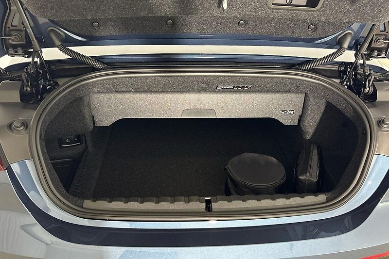 BMW Řada 4 M440i xDrive Convertible - fotka 11 z 24