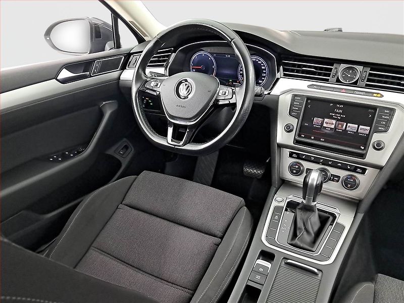 Volkswagen Passat (2016) 2.0 TDI, Automat, Navi - fotka 7 z 22