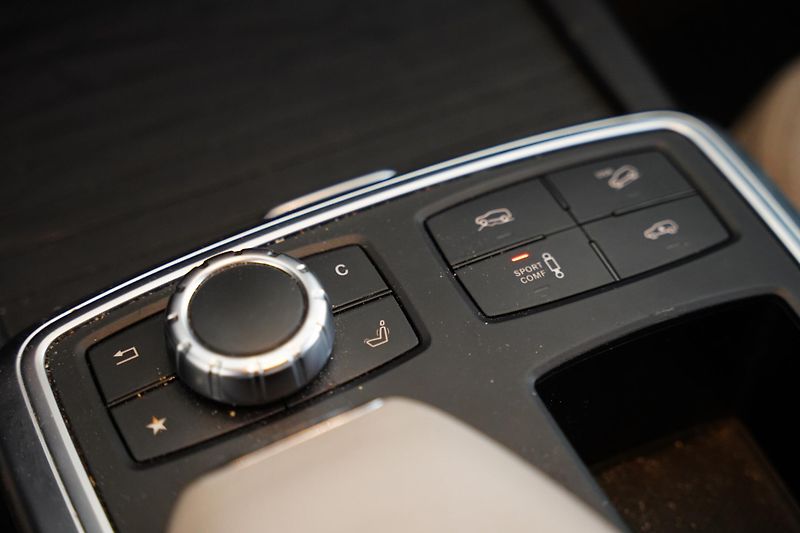 Mercedes-Benz GL - fotka 27 z 30