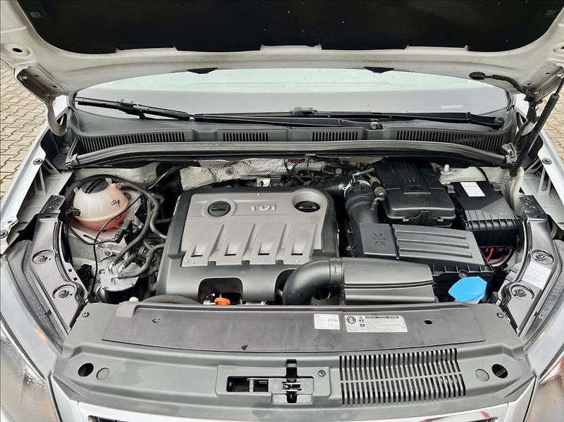 Seat Alhambra 2,0 TDi / STYLE / DSG / 7-míst - fotka 41 z 44