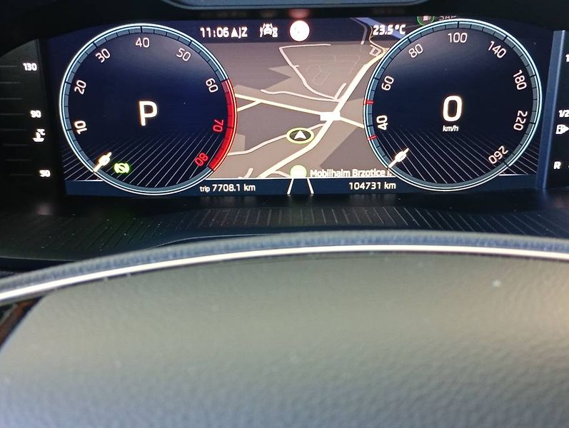 Škoda Karoq (2021) 1.5 TSI Style DSG PANORAMA LED - fotka 16 z 35