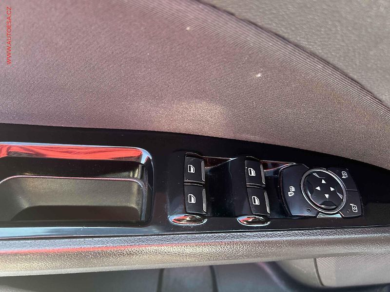 Ford Mondeo (2015) 1.5 TDCi, 2.maj,ČR, AC, navi - fotka 11 z 17
