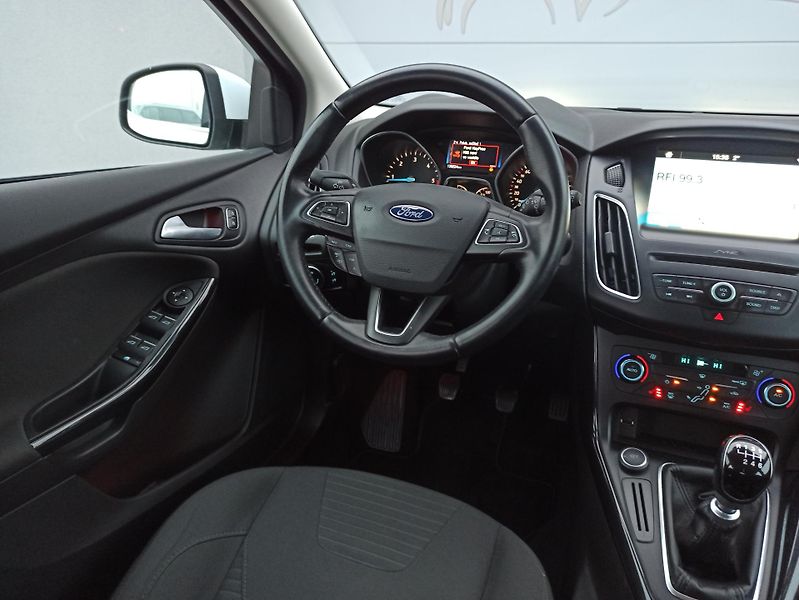 Ford Focus 1.5TDCi 88kW ČR,1.MAJ.TITANIUM - fotka 16 z 30
