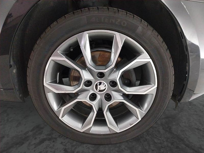 Škoda Octavia (2017) 1.0 TSI, Vyhř. sedaček - fotka 15 z 15