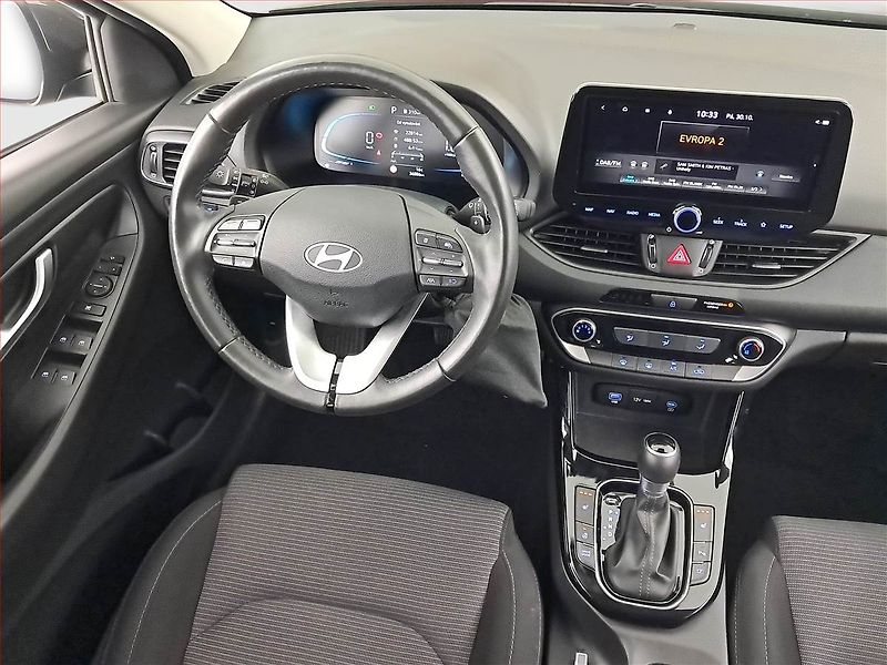 Hyundai i30 (2025) Family Smart 1.0 T-GDI - fotka 7 z 19
