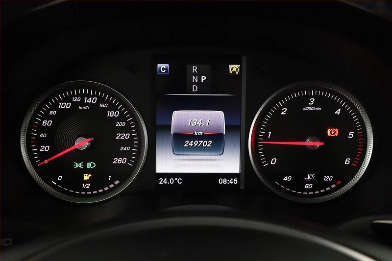 Mercedes-Benz GLC (2017) 220 d 4MATIC - fotka 8 z 21
