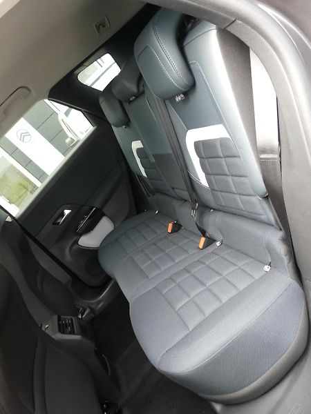 Citroën C5 Aircross (2026) PLUS Hybrid 145k Automatic - fotka 10 z 22