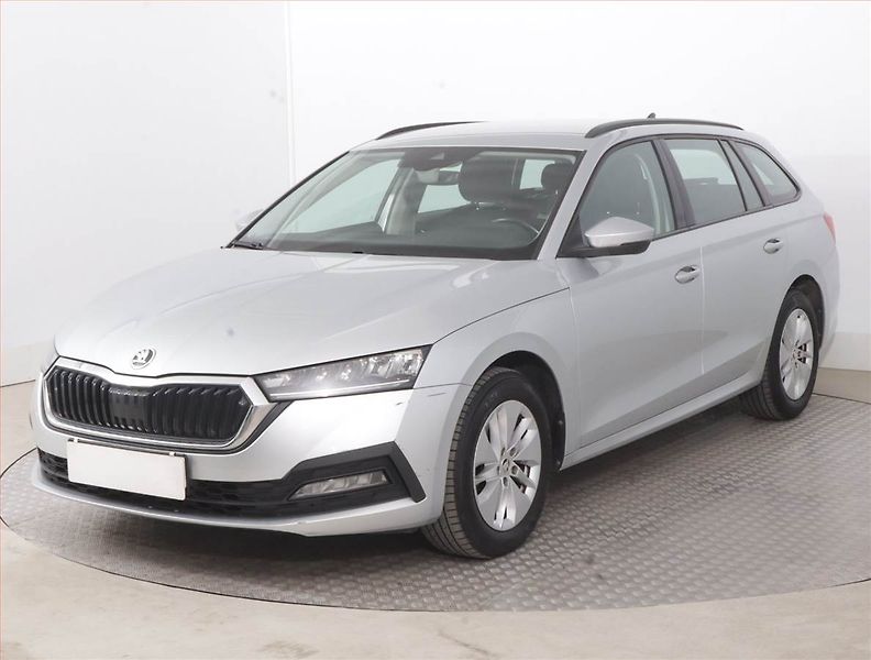 Škoda Octavia (2023) Ambition 2.0 TDI, ČR,1.maj - fotka 2 z 15