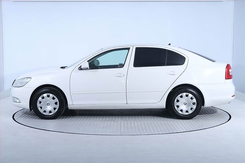 Škoda Octavia (2011) 1.6 TDI, Tempomat - fotka 3 z 16