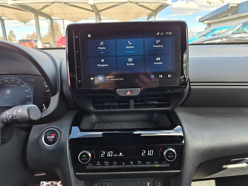 Toyota Yaris Cross GR SPORT 1,5 Hybrid 85KW - fotka 12 z 19