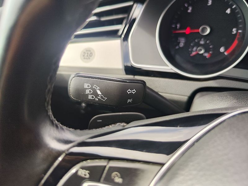 Volkswagen Passat 2.0 TDI/110kW Comfortline DSG - fotka 27 z 32