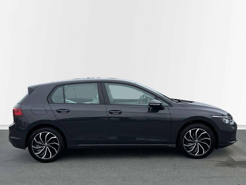 Volkswagen Golf (2024) 1.0 TSI Life - fotka 9 z 20