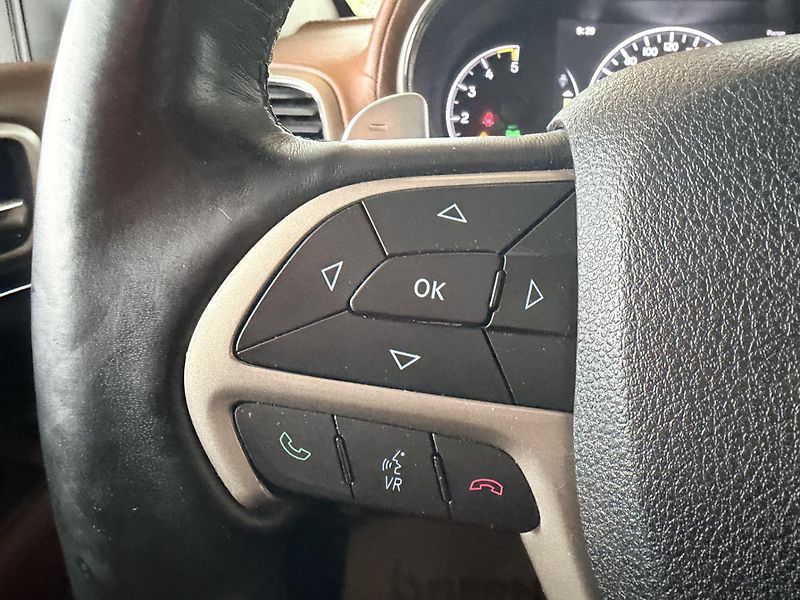 Jeep Grand Cherokee 3,0L V6 Diesel 250k Summit 4 - fotka 20 z 30