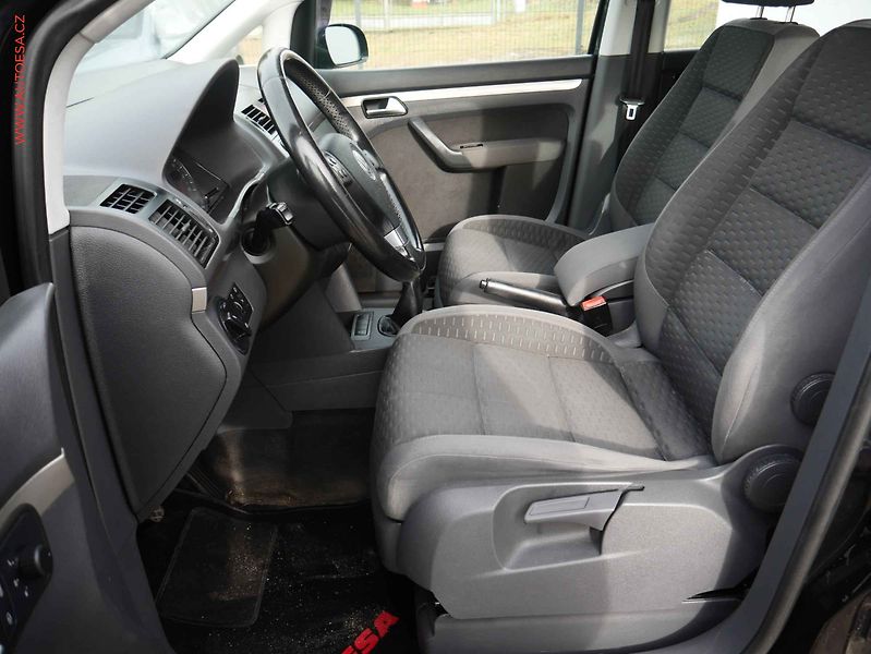 Volkswagen Touran (2007) 1.4 TSi, Klima - fotka 9 z 17