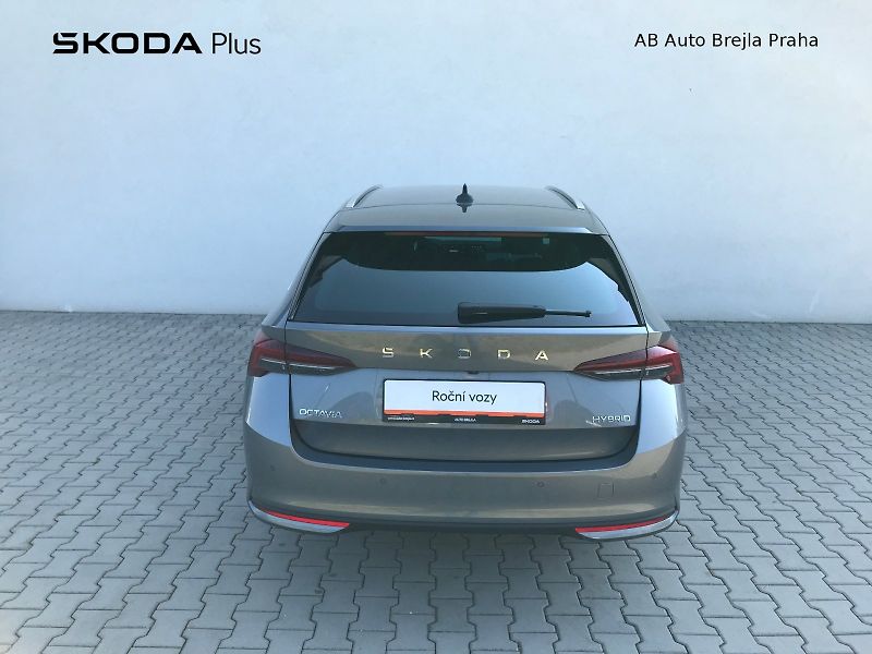 Škoda Octavia (2025) COMBI TOP SELECTION 1,5 TSI M- - fotka 9 z 27