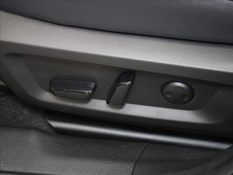 Mitsubishi Outlander 2,4 PHEV AWD Instyle TAŽNÉ - fotka 24 z 30