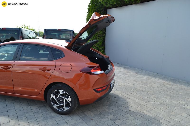 Hyundai i30 FB FL 1,0T- GDI FAMILY NAVI - fotka 18 z 42