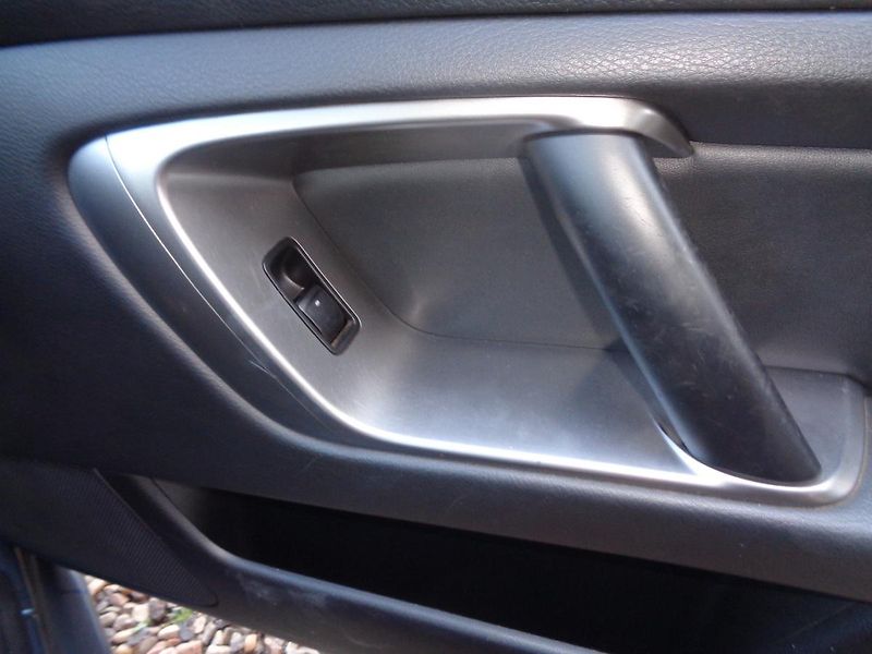Subaru Legacy 2,0 - fotka 15 z 30