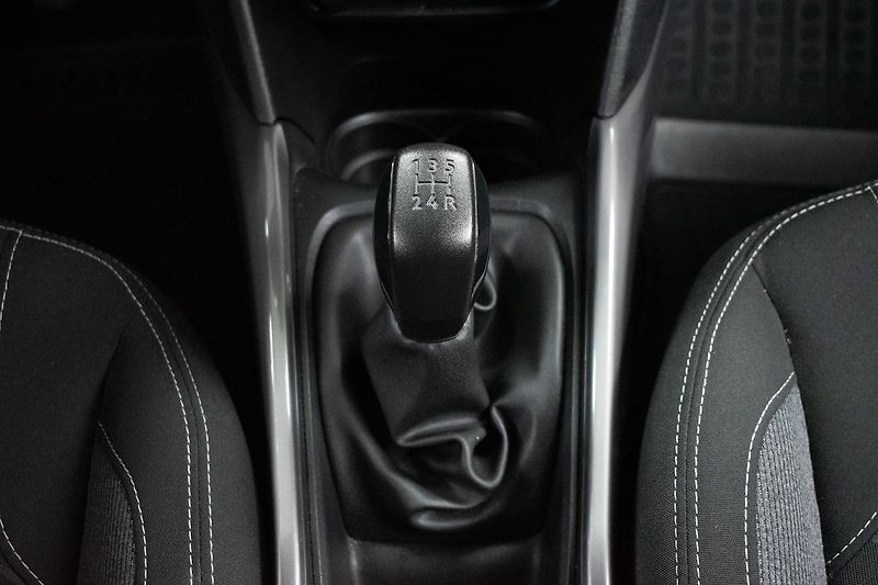 Peugeot 2008 1.2 PureTech*PO SERVISE*ČR* - fotka 18 z 32