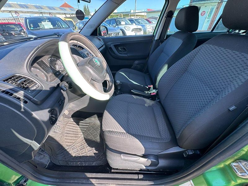 Škoda Fabia (2010) 1,2 TSI 63 KW 2X KOLA - fotka 14 z 45