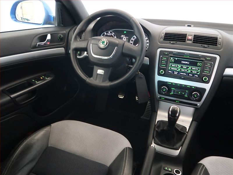 Škoda Octavia (2011) RS 2.0 TSI, Xenony, Tempomat - fotka 7 z 11