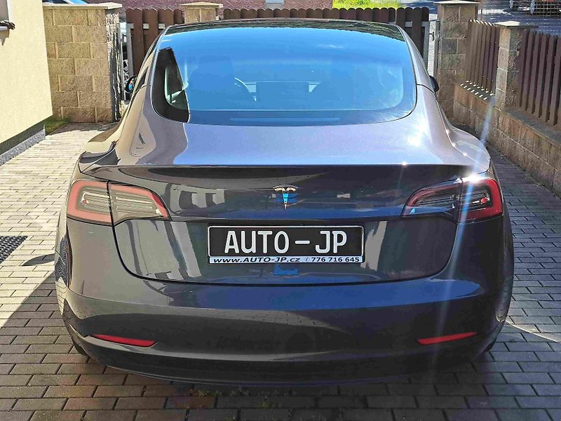 Tesla Model 3 RWD LED ACC 19ALU NAVI SOH 91% - fotka 4 z 17