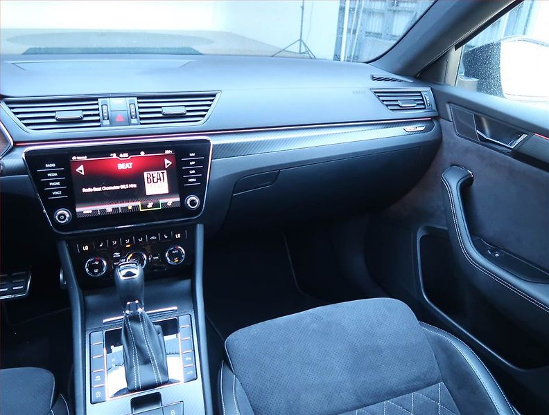 Škoda Superb (2022) Sportline 2.0 TDI - fotka 8 z 17