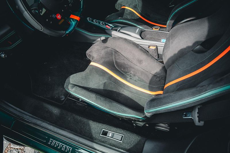 Ferrari F8 (2022) Tributo Special Tailor Made  - fotka 36 z 60