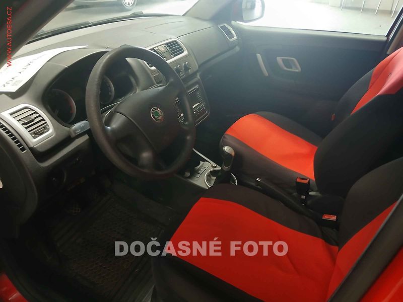 Škoda Fabia (2009) 1.4 i, 2.maj,ČR, tažné, zmk - fotka 2 z 3